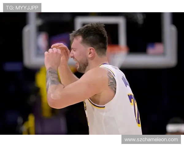 原创猛龙头号粉丝Drake疑似向金·卡戴珊示爱，后者曾被东契奇拒绝调戏